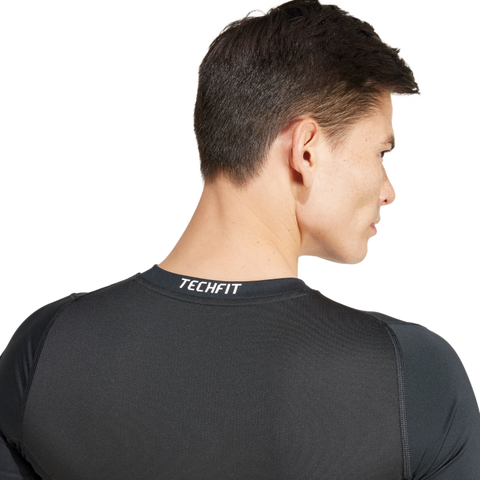 Techfit Compression Training T-Shirt 2XL / Black Techfit Compression Training T-Shirt 2XL / Black