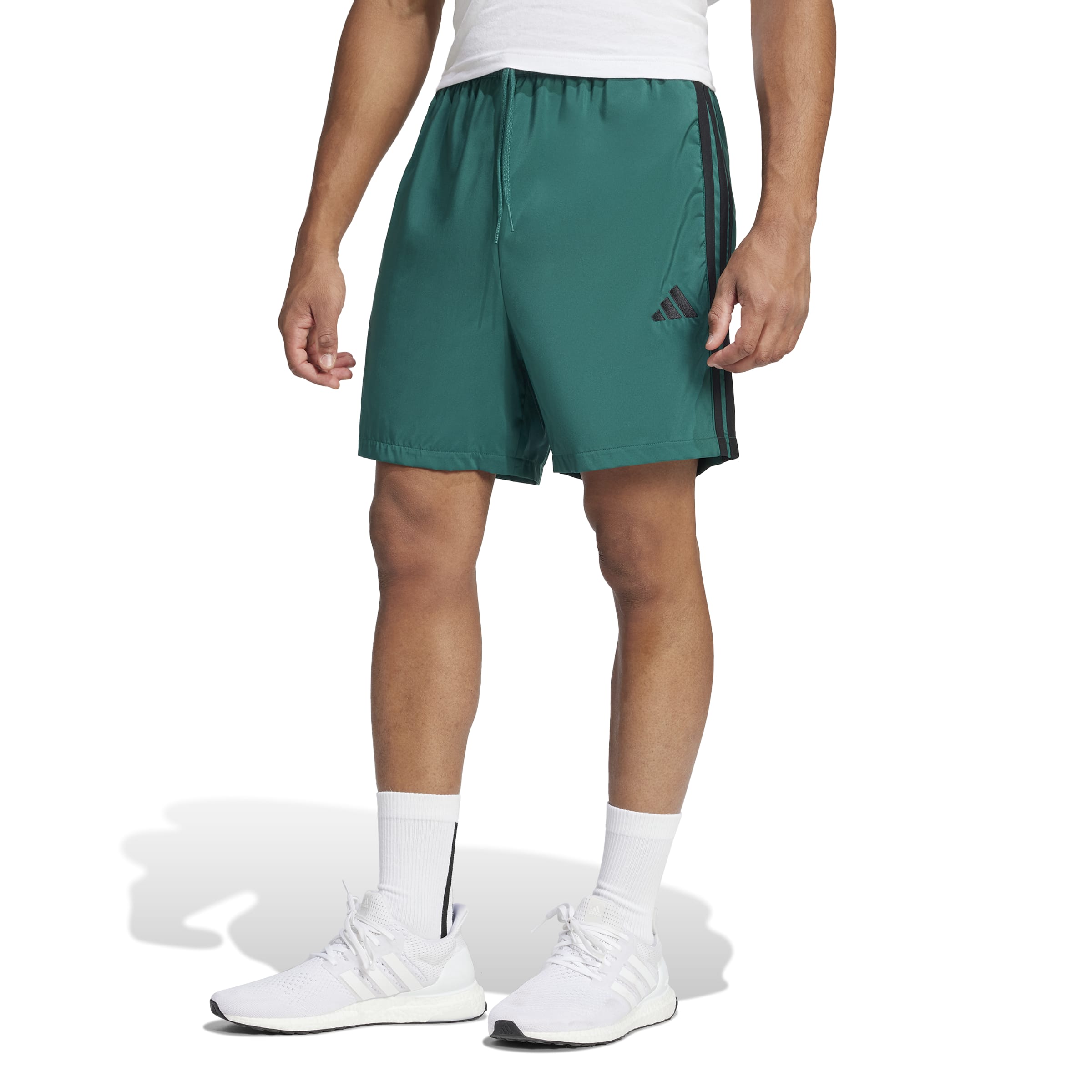 ESSENTIALS THREE STRIPES CHELSEA SHORTS Collegiate Green / Black / 2XL ESSENTIALS THREE STRIPES CHELSEA SHORTS Collegiate Green / Black / 2XL