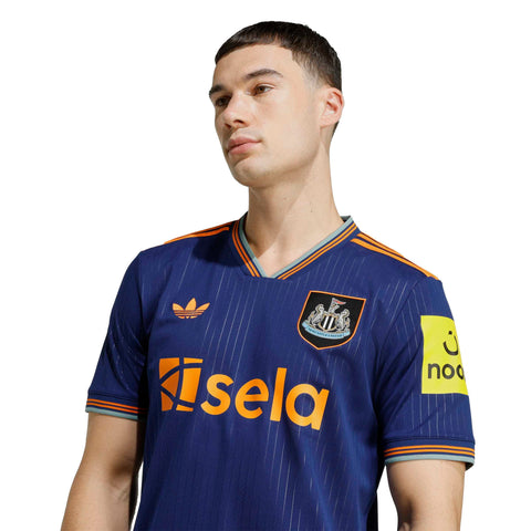 Newcastle United FC 25/26 Third Jersey Victory Blue / Bahia Orange / 2XL Newcastle United FC 25/26 Third Jersey Victory Blue / Bahia Orange / 2XL