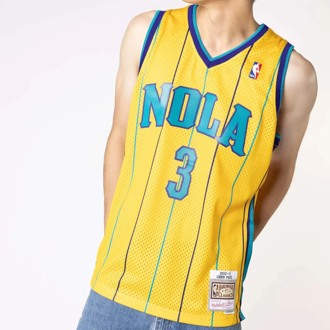 Mitchell & Ness -Chris Paul 3, New Orleans Hornets 10-11 NBA Swingman Jersey  Mitchell & Ness -Chris Paul 3, New Orleans Hornets 10-11 NBA Swingman Jersey