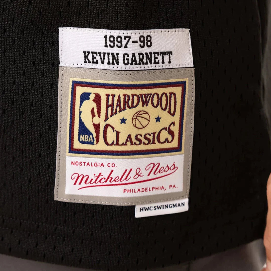 Mitchell & Ness - Kevin Garnett 21, Timberwolves 97-98 Road NBA Swingman Jersey  Mitchell & Ness - Kevin Garnett 21, Timberwolves 97-98 Road NBA Swingman Jersey