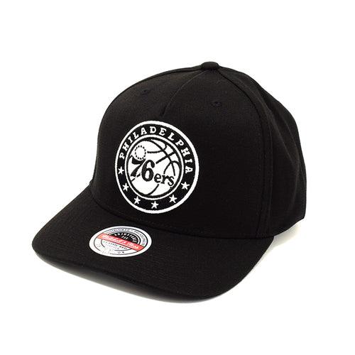 Mitchell & Ness - Philadelphia 76ers Black & White Team Logo 5 Panel Classic Red Snapback 